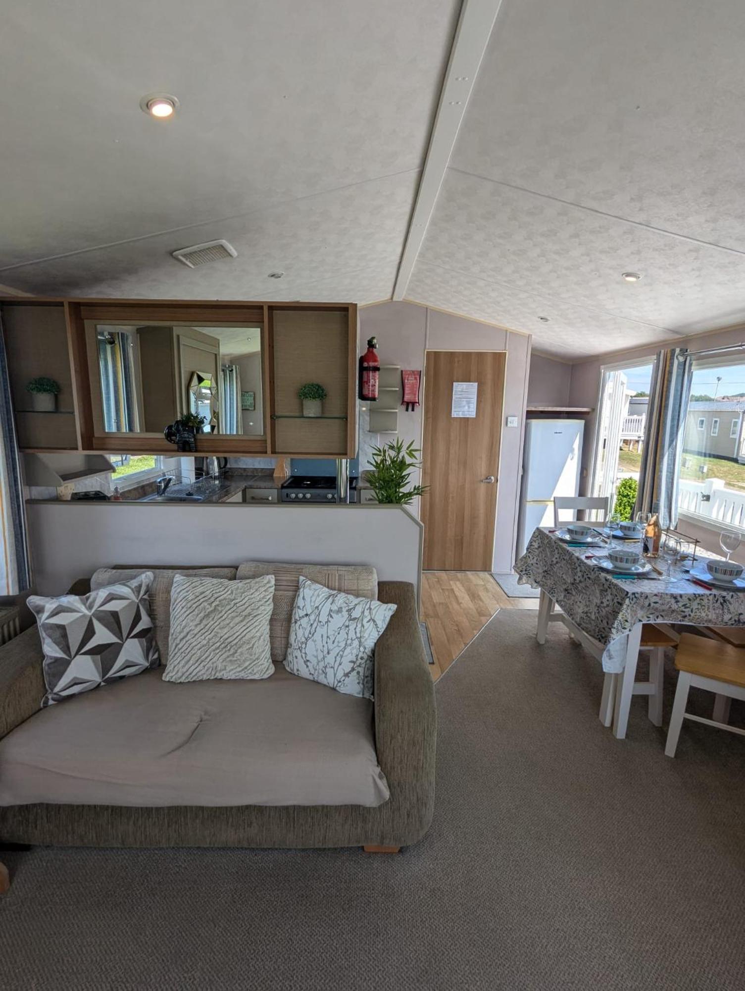 Lovely Family Dog Friendly Caravan On Littlesea Holiday Park Weymouth Haven Wyke Regis Exterior photo