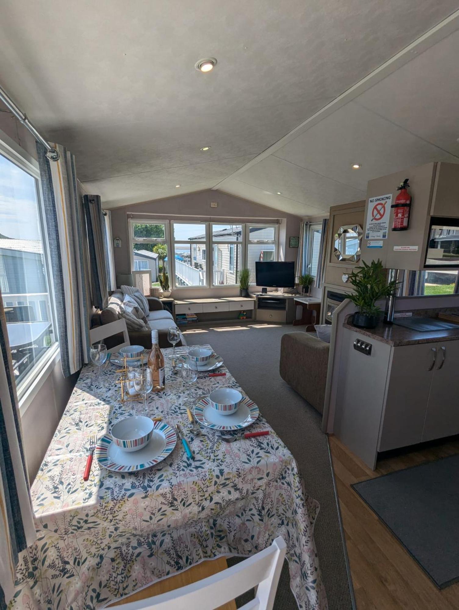 Lovely Family Dog Friendly Caravan On Littlesea Holiday Park Weymouth Haven Wyke Regis Exterior photo