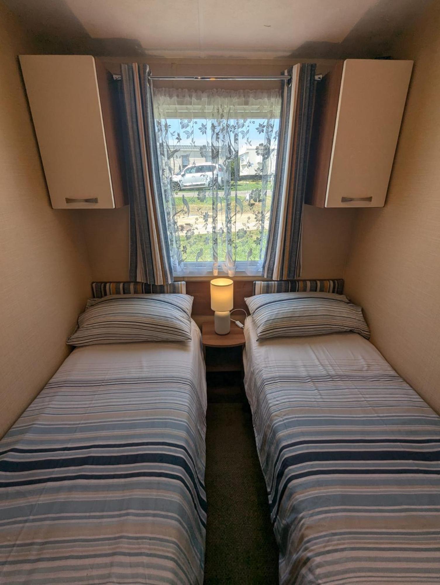 Lovely Family Dog Friendly Caravan On Littlesea Holiday Park Weymouth Haven Wyke Regis Exterior photo